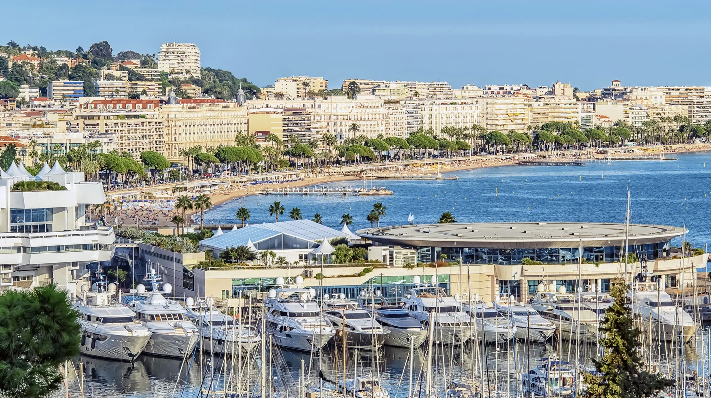 Immagine Cannes: verso l’ecosostenibilità elettrica