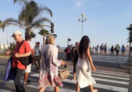 Immagine Costa Azzurra: il boom turistico è un bene ?