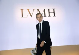 Immagine The History of LVMH: The Luxury Colossus