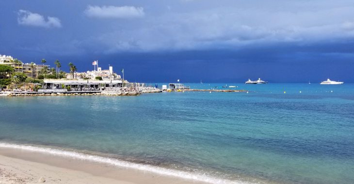 Immagine Les Plus Belles Plages d’Antibes : Un Paradis Méditerranéen