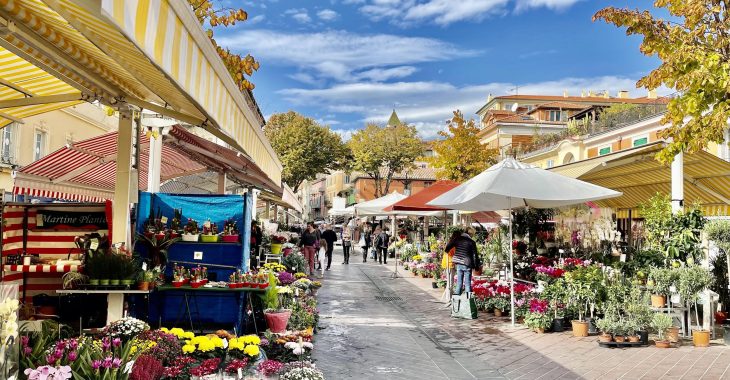 Immagine Les Marchés les Plus Magnifiques de la Côte d’Azur : Un Plongée dans les Couleurs et Saveurs Méditerranéennes