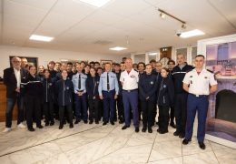 Immagine Le Corps des Carabiniers du Prince reçoit des Cadets de la Gendarmerie nationale française