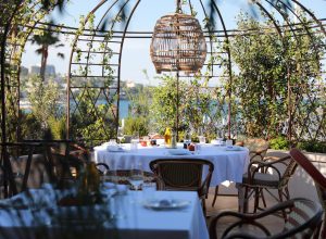 Immagine The most romantic restaurants on the French Riviera: where love meets the sea