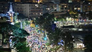 Immagine “Promenade en Fête”: Cagnes-sur-Mer si Trasforma in una Festa sotto le Stelle