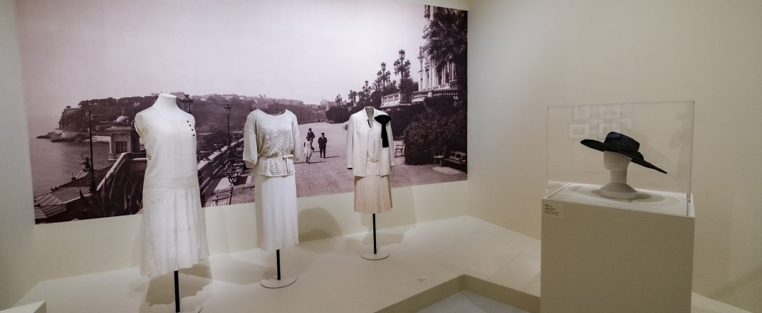 Immagine Chanel et la Riviera des Années Folles : Mode, Art et Vision au NMNM