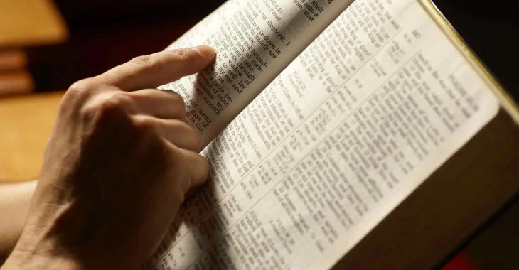 Immagine “Apérò Bible” Returns to Monaco: A Fresh Journey Through Ancient Words and Modern Friendliness
