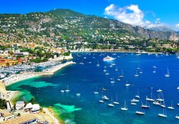 Immagine Agosto 2025 sulla Costa Azzurra: un mese di festival, luci e cultura