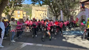 Immagine Les Roses du Sud: Pedaling for Life, United Against Breast Cancer