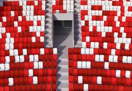 Immagine Sedili rossi e bianchi allo Stadio Louis-II