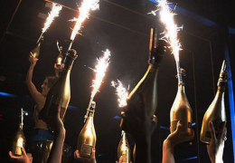 Immagine Monaco renforce la sécurité : interdiction annoncée des engins pyrotechniques dans les lieux clos