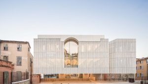 Immagine “Je suis une œuvre d’art!”: Grasse’s Youth Become the Stars of Art