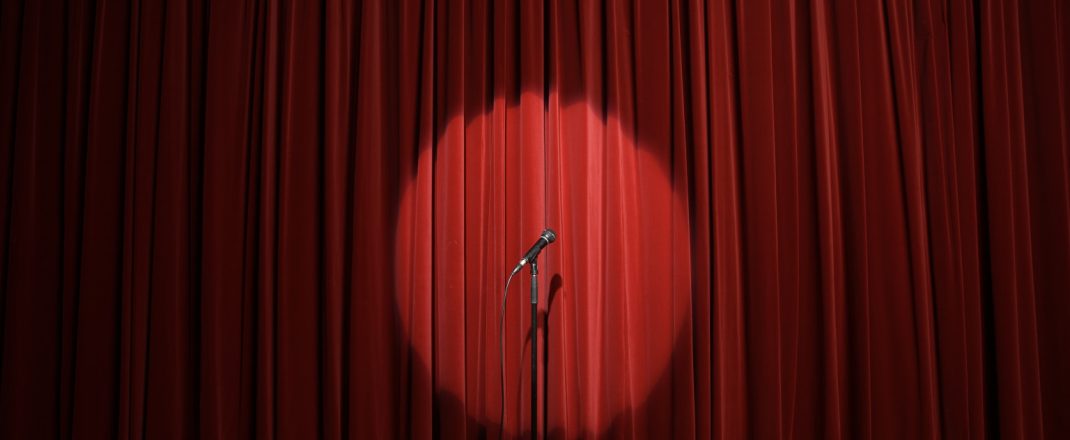 Immagine Mentone ride con la Fête du Citron: lo stand-up accende la Salle Saint-Exupéry