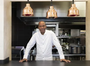 Immagine Marcel Ravin: il gusto del viaggio accende Monaco