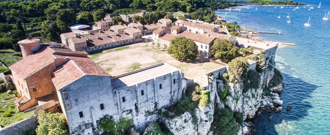 Immagine Cannes oltre il cinema: cinque mostre per scoprire la città tra storia, miti e arte contemporanea