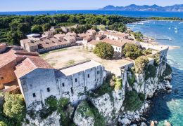 Immagine Cannes Beyond the Red Carpet: Five Exhibitions Exploring History, Myth and Contemporary Art