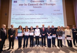 Immagine Alain Berset incontra 150 studenti a Monaco: i giovani al centro del futuro della democrazia europea