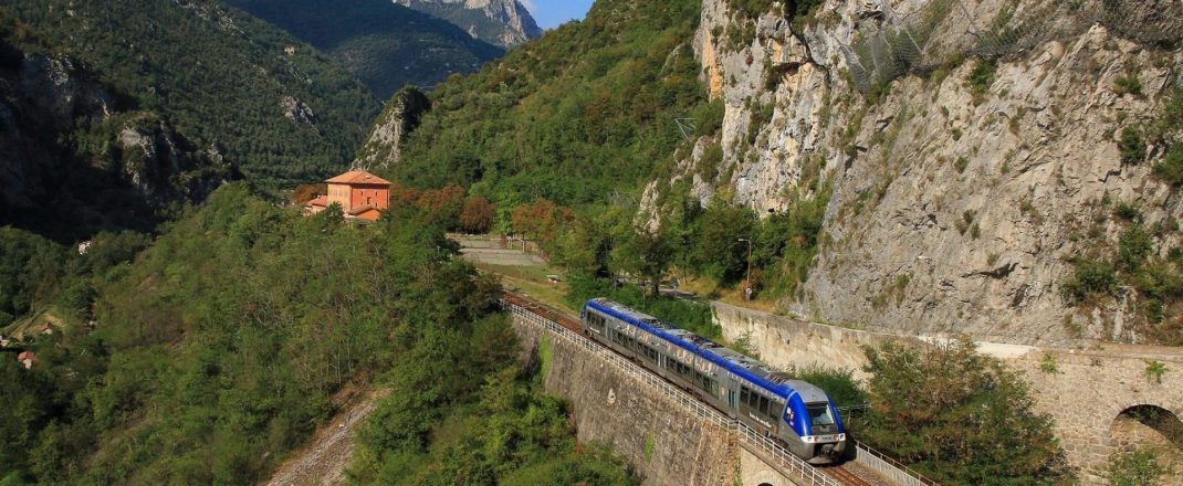Immagine Treno storico “Ferrovia delle Meraviglie”: torna il viaggio da Torino alla Riviera tra Alpi e Mediterraneo