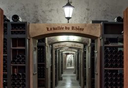 Immagine Le Cantine dell’Hotel de Paris Monaco premiate da Wine Spectator: un’eccellenza mondiale del patrimonio enologico