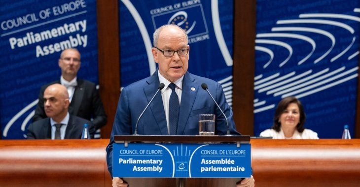 Immagine Monaco al Consiglio d’Europa: il Principe Alberto II ribadisce l’impegno per diritti, libertà e ambiente Immagine Monaco al Consiglio d’Europa: il Principe Alberto II ribadisce l’impegno per diritti, libertà e ambiente