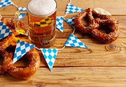Immagine Oktoberfest 2026 a Monte-Carlo: birra, cucina bavarese e musica al Café de Paris